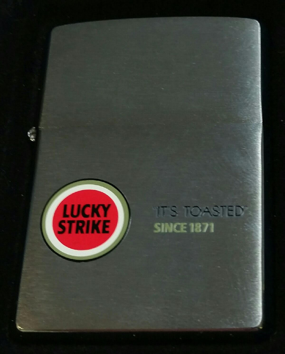 Zippo Lighter LUCKY STRIKE BULLSEYE ITS TOASTED MNT IN BOX 2007